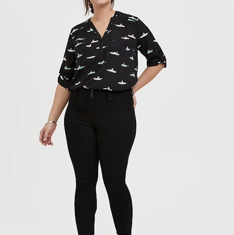 Torrid Harper Black Freeway Frenchie pullover Top - Picture 5 of 5